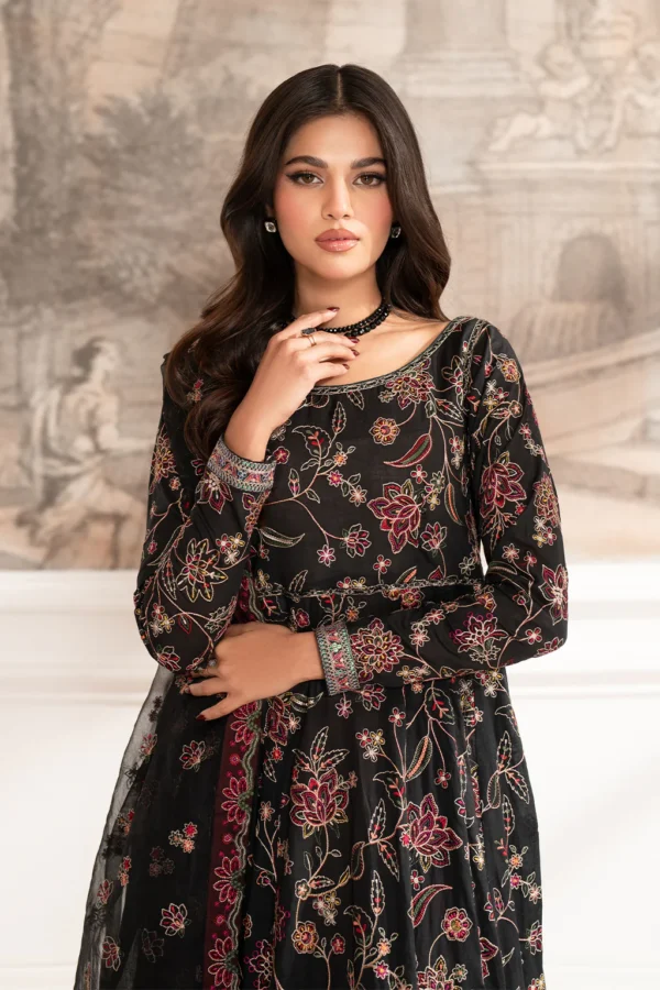 UE-204 Embroidered Lawn by Iznik - Image 4