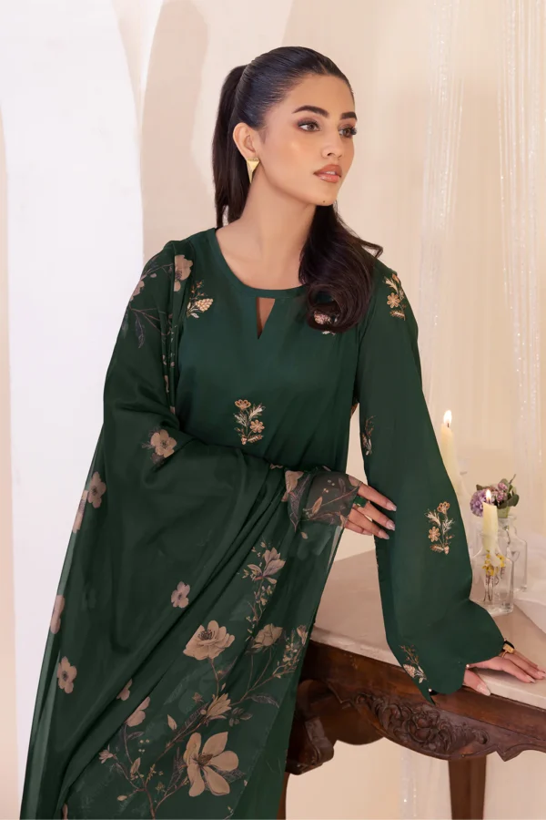 UE-256 Embroidered Lawn by Iznik - Image 6