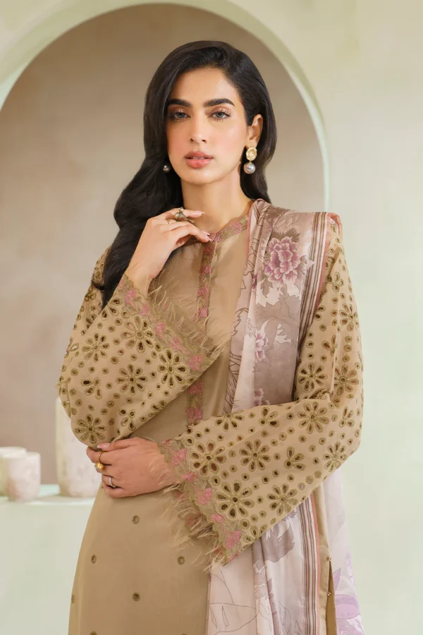 UE-302 Embroidered Lawn by Iznik - Image 7