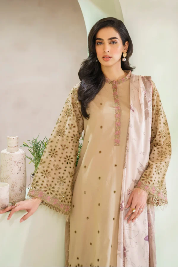 UE-302 Embroidered Lawn by Iznik - Image 8