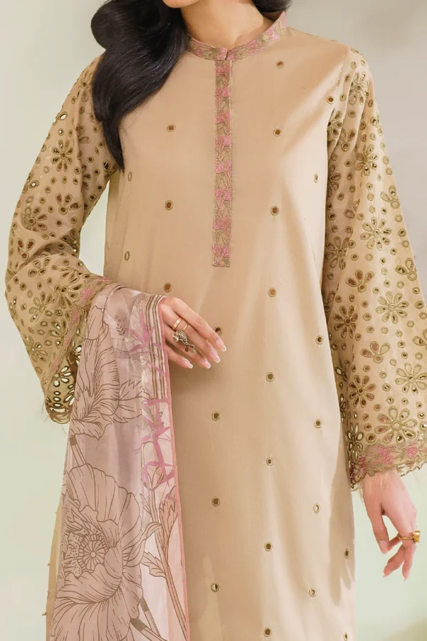 UE-302 Embroidered Lawn by Iznik - Image 9