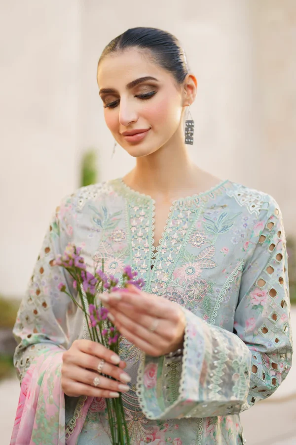SFL-07 Embroidered Lawn by Iznik - Image 3