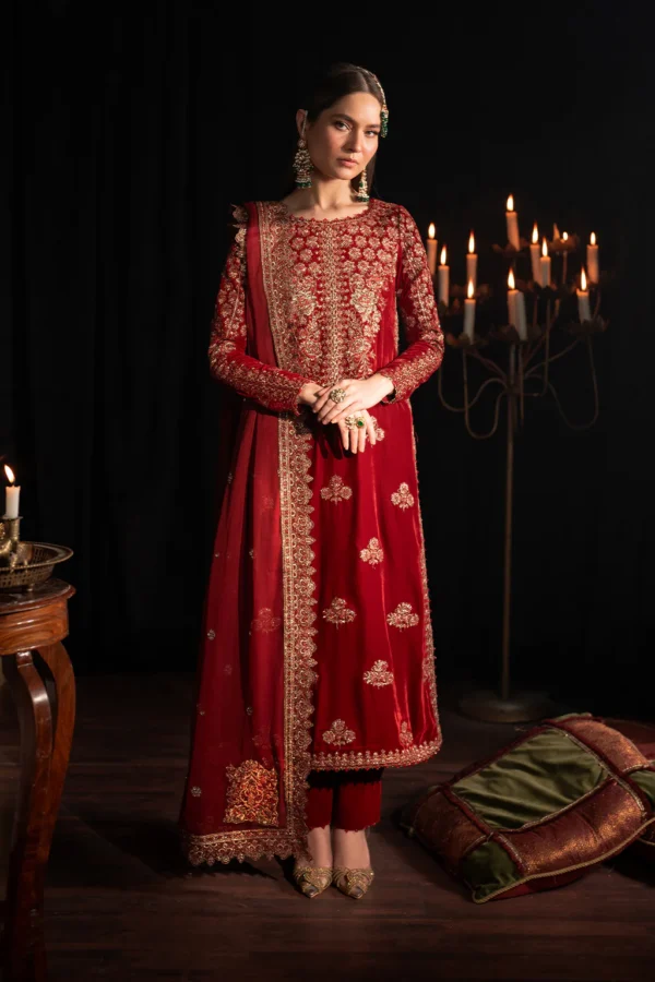IV-40 Embroidered Velvet by Iznik
