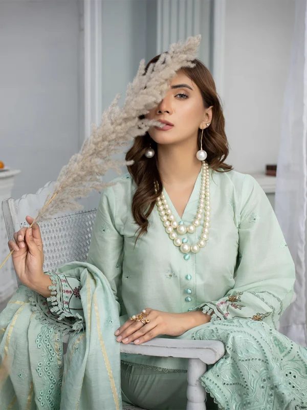 Tanaz | 3 PC Lawn Unstitch D-06 by Mahnur - Image 3