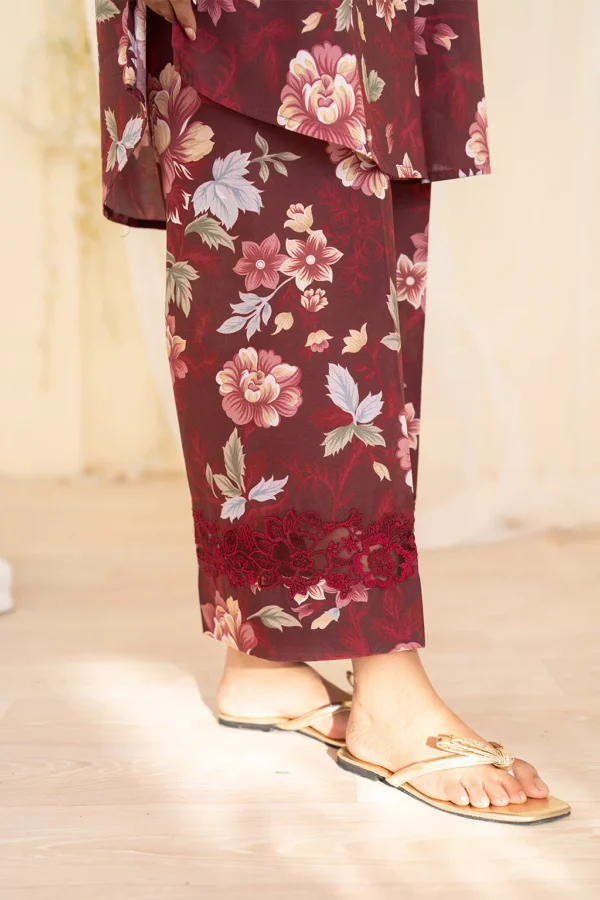 UE-439 Printed Lawn Unstitched 3-Piece Suit by Iznik Fashions - Image 4