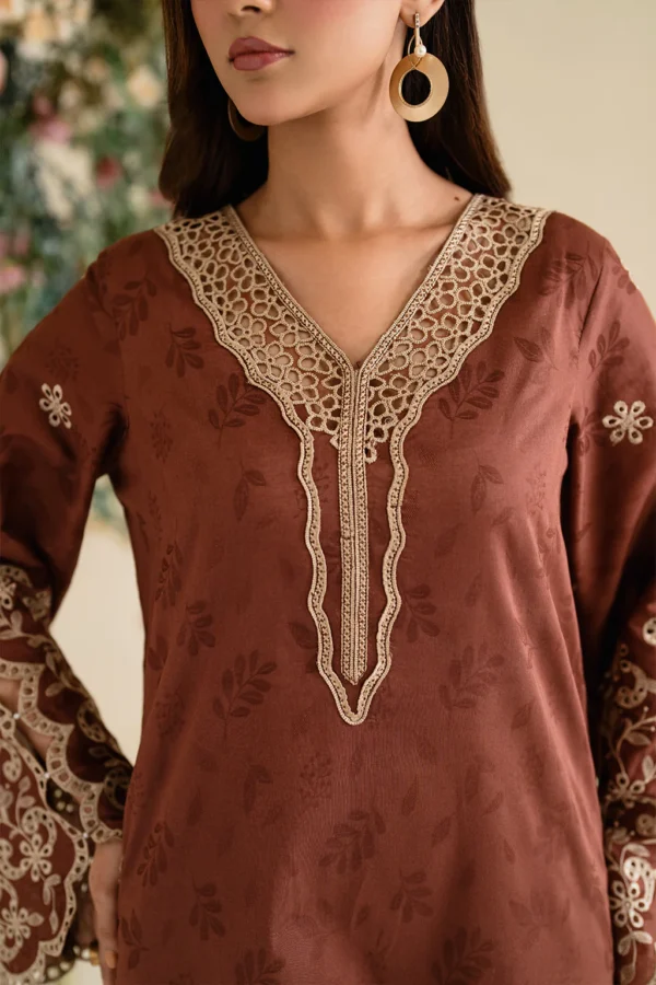 UE-428 Textured Lawn Ustitched 3-Piece Suit - Sole Mode '25 by Iznik Fashions - Image 3