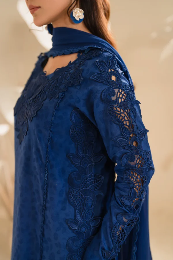 UE-420 Textured Lawn Ustitched 3-Piece Suit - Sole Mode '25 by Iznik Fashions - Image 5