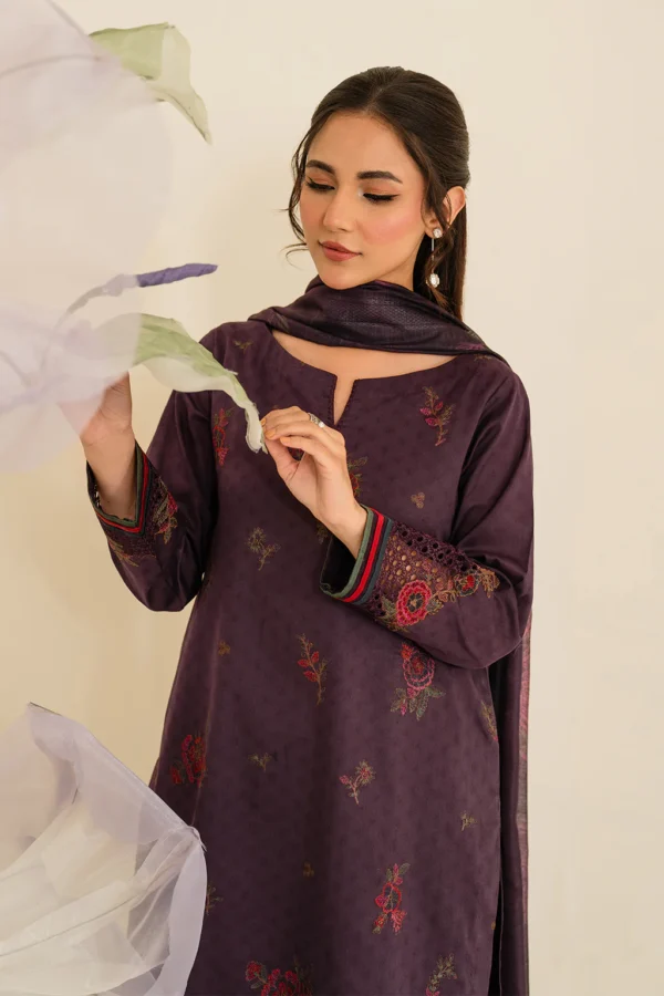 UE-426 Embroidered Textured Lawn Unstitched 3-Piece Suit - Sole Mode '25 by Iznik Fashions - Image 8