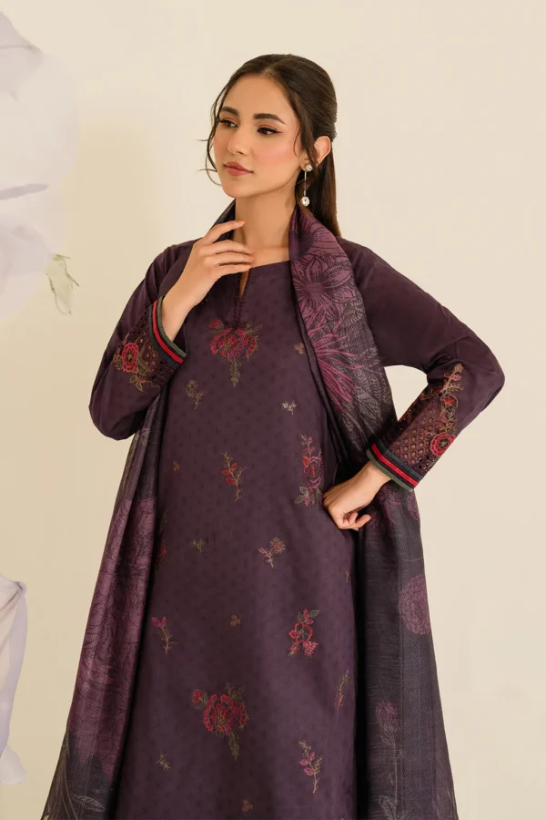 UE-426 Embroidered Textured Lawn Unstitched 3-Piece Suit - Sole Mode '25 by Iznik Fashions - Image 9