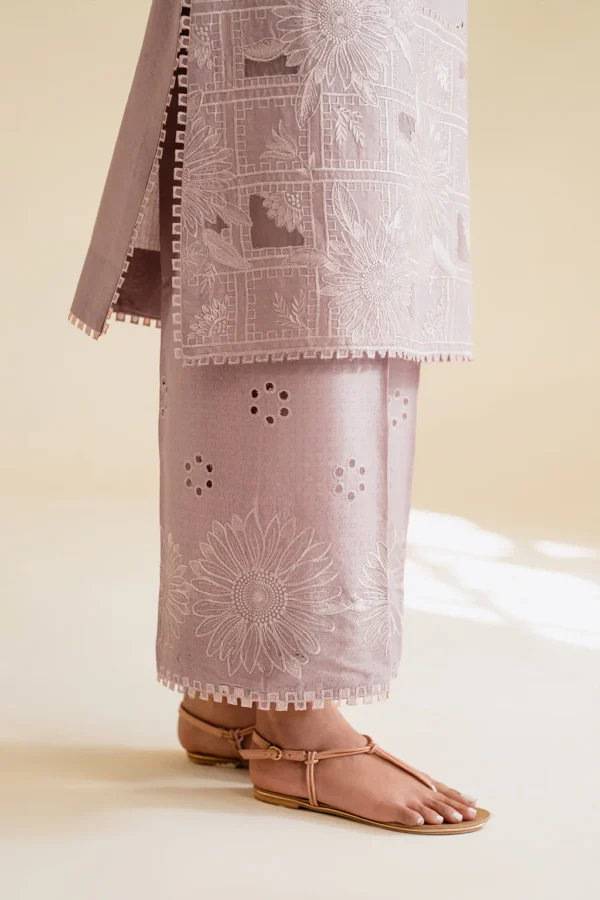 UE-431 Embroidered Textured Lawn Unstitched 3-Piece Suit - Sole Mode '25 by Iznik Fashions - Image 6