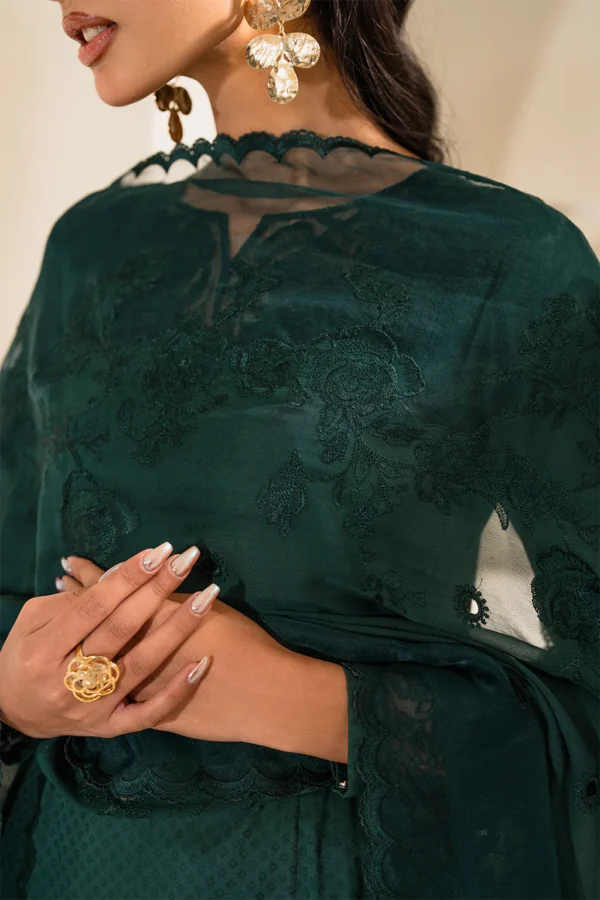UE-422 Textured Lawn Ustitched 3-Piece Suit - Sole Mode '25 by Iznik Fashions - Image 6
