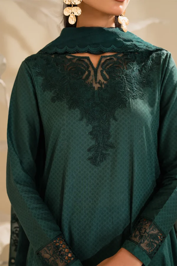 UE-422 Textured Lawn Ustitched 3-Piece Suit - Sole Mode '25 by Iznik Fashions - Image 3