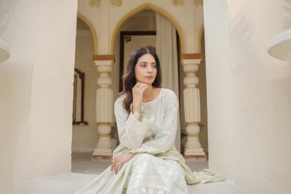 Manizay Dilkash Mumtaz Premium Embroidered Bana Dora Lawn With Embroidered Voile Lawn Dupatta M-08 - Image 4
