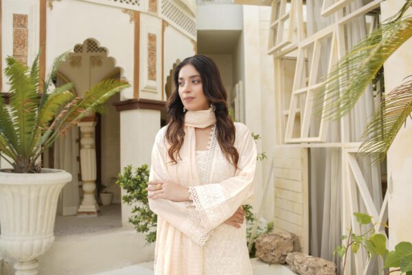Manizay Dilkash Mumtaz Premium Embroidered Bana Dora Lawn With Embroidered Voile Lawn Dupatta M-02 - Image 3