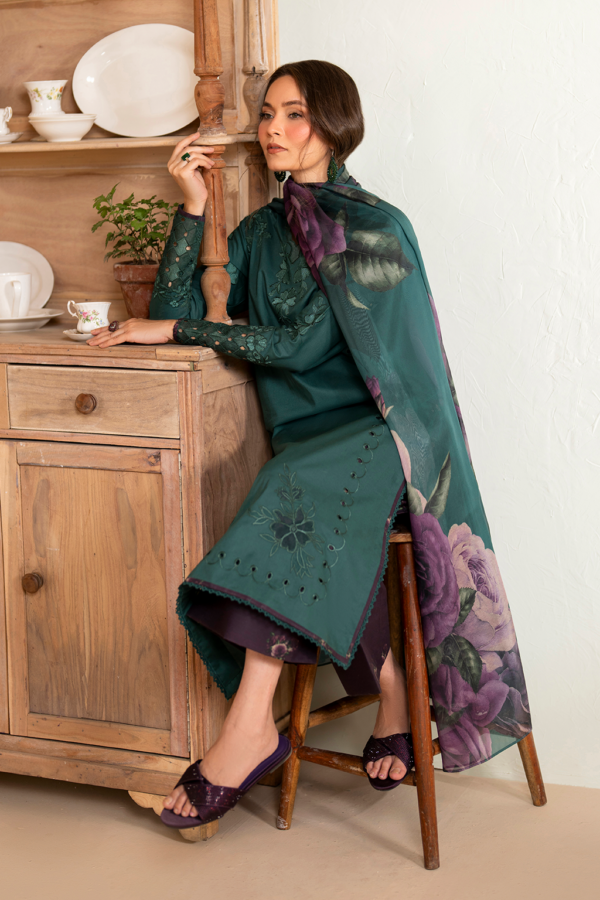 UE-468 Embroidered Lawn Unstitched 3-Piece Beautiful Suit – Sole Mode ’25 by Iznik Fashions - Image 9