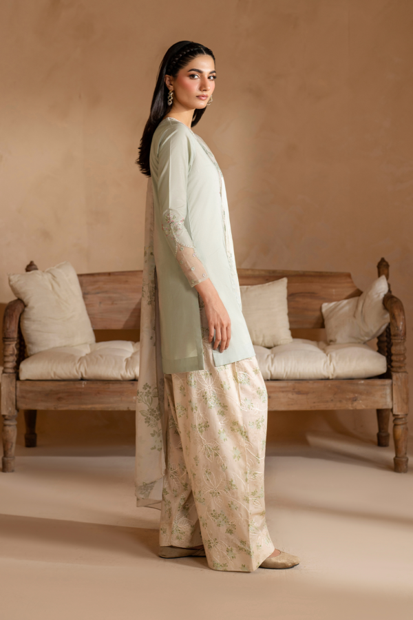 UE-472 Embroidered Lawn Unstitched 3-Piece Beautiful Suit – Sole Mode ’25 by Iznik Fashions - Image 10