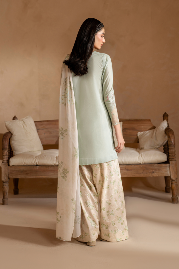UE-472 Embroidered Lawn Unstitched 3-Piece Beautiful Suit – Sole Mode ’25 by Iznik Fashions - Image 9