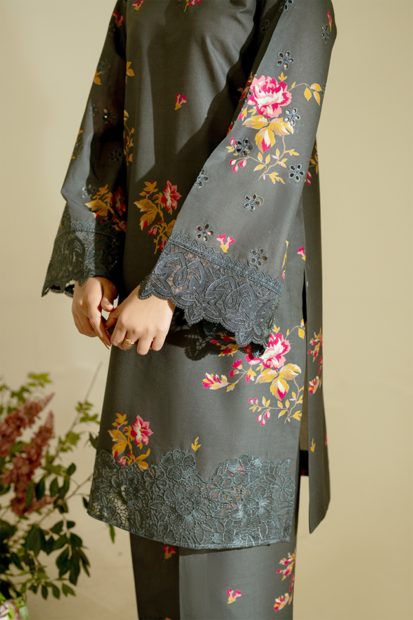 UE-452 Printed Lawn Unstitched 3-Piece Beautiful Suit – Sole Mode ’25 by Iznik Fashions - Image 10