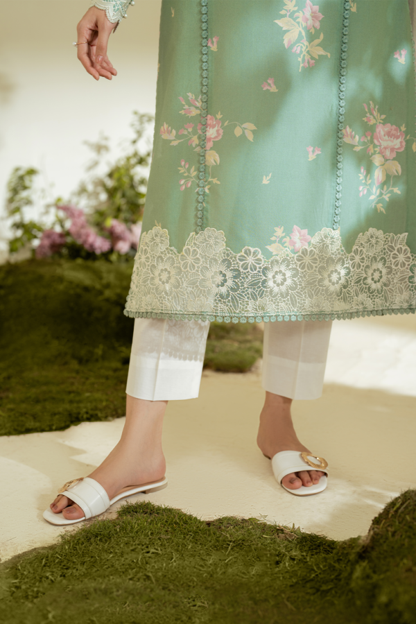 UE-453 Printed Lawn Unstitched 3-Piece Suit - Sole Mode '25 by Iznik Fashions - Image 6