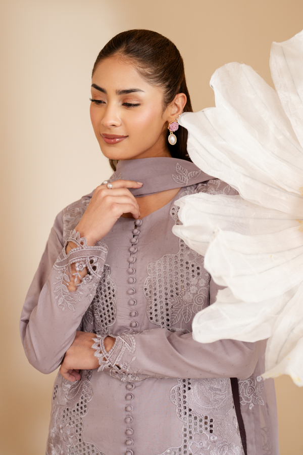 UE-464 Embroidered Lawn Unstitched 3-Piece Suit - Exclusive Lawn '25 by Iznik Fashions - Image 6