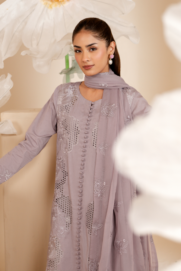 UE-464 Embroidered Lawn Unstitched 3-Piece Suit - Exclusive Lawn '25 by Iznik Fashions - Image 4